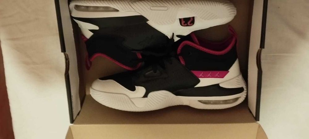 Nike Air Jordan Stay Loyal 2 Branco/Preto