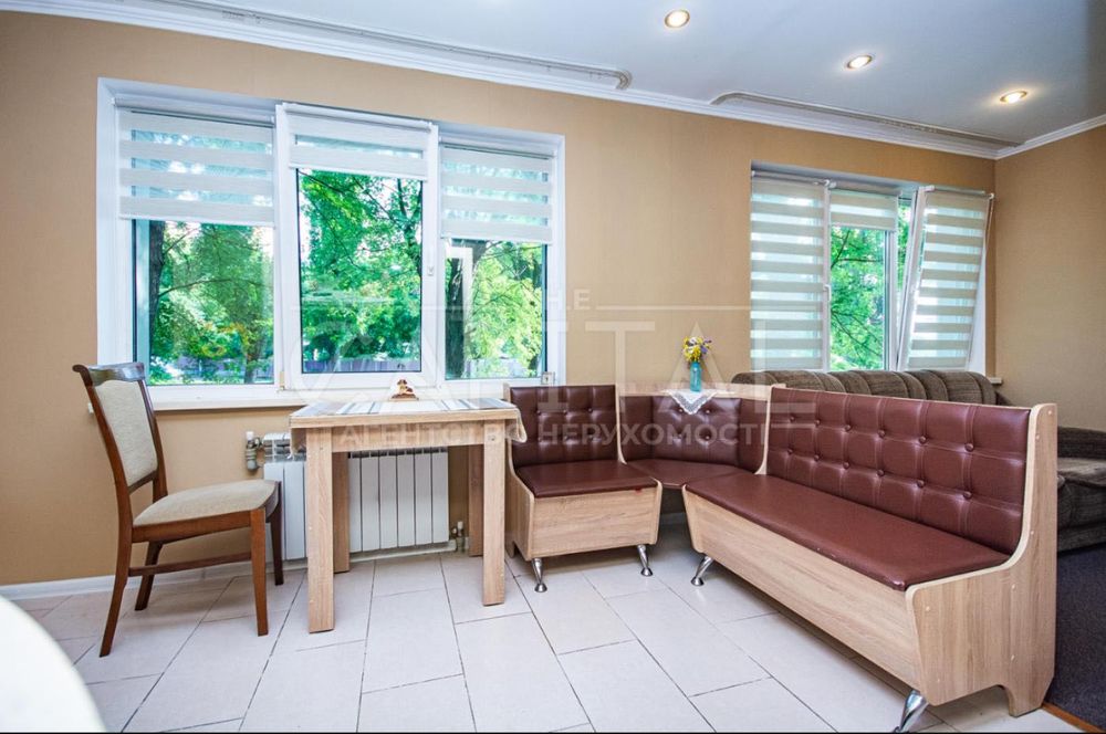 Продаж Фасад! Перший Поверх! Науки 86! Голосіївській Район! 995$ за м²