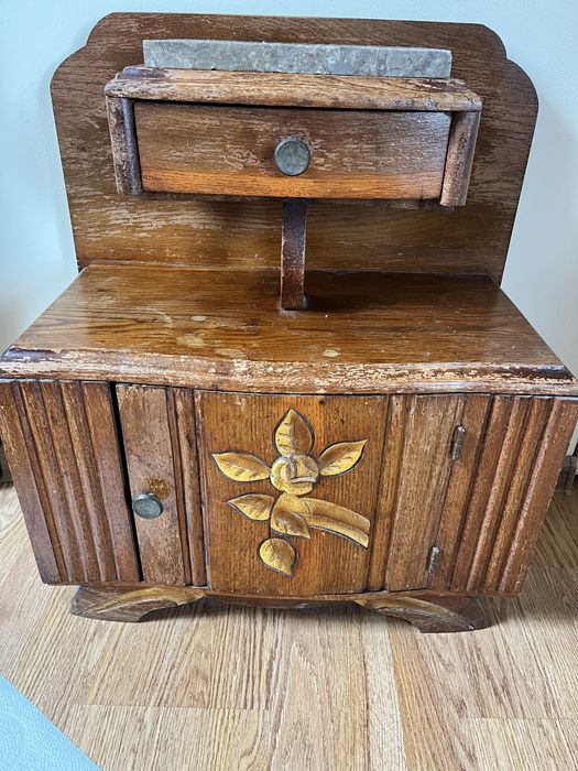 Zgrabna szafka antyk stan dobry