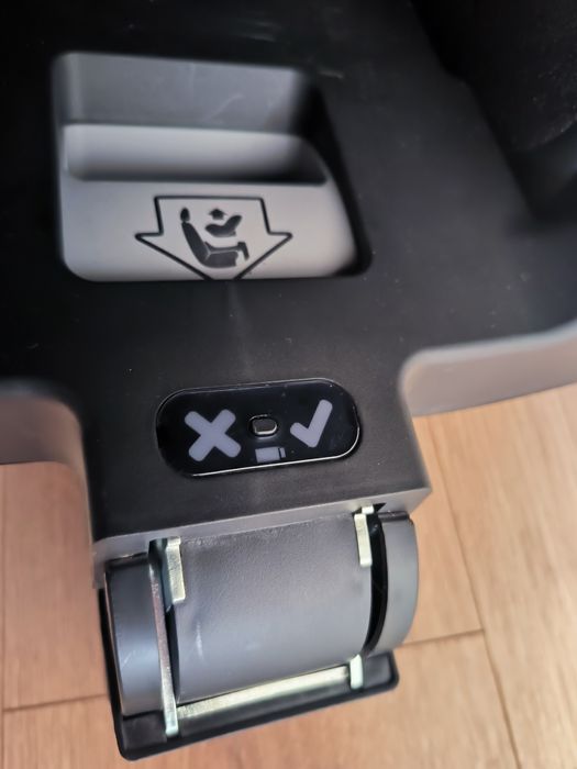 Fotelik z bazą nosidełko isofix