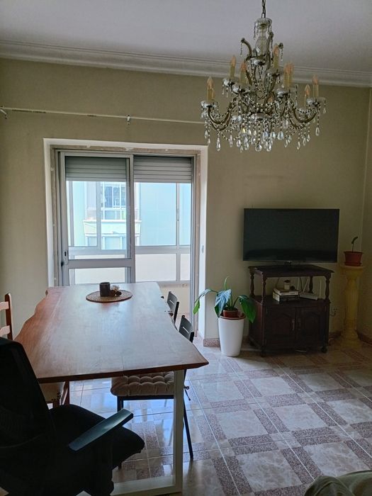 Quarto em T2 amadora