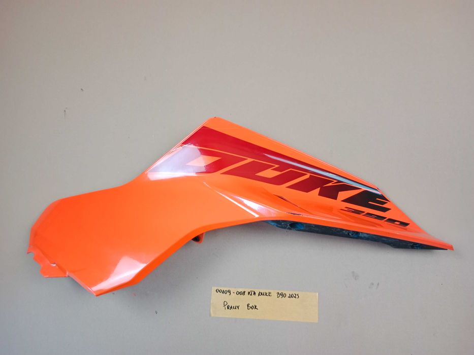 KTM DUKE 390 Prawy Bok Boczek Prawa Owiewka 2025