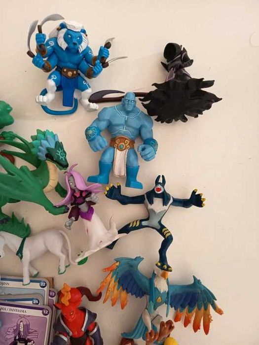 Lot de figuras Clash of Heroes