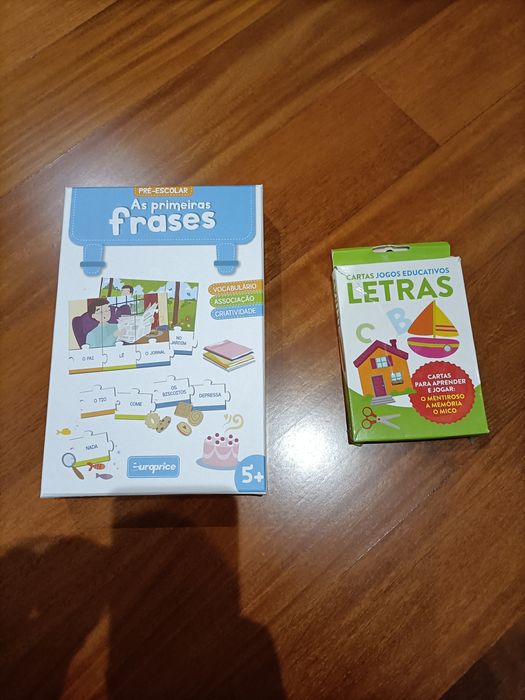 Crianças (livros desenvolvimento, puzzles)