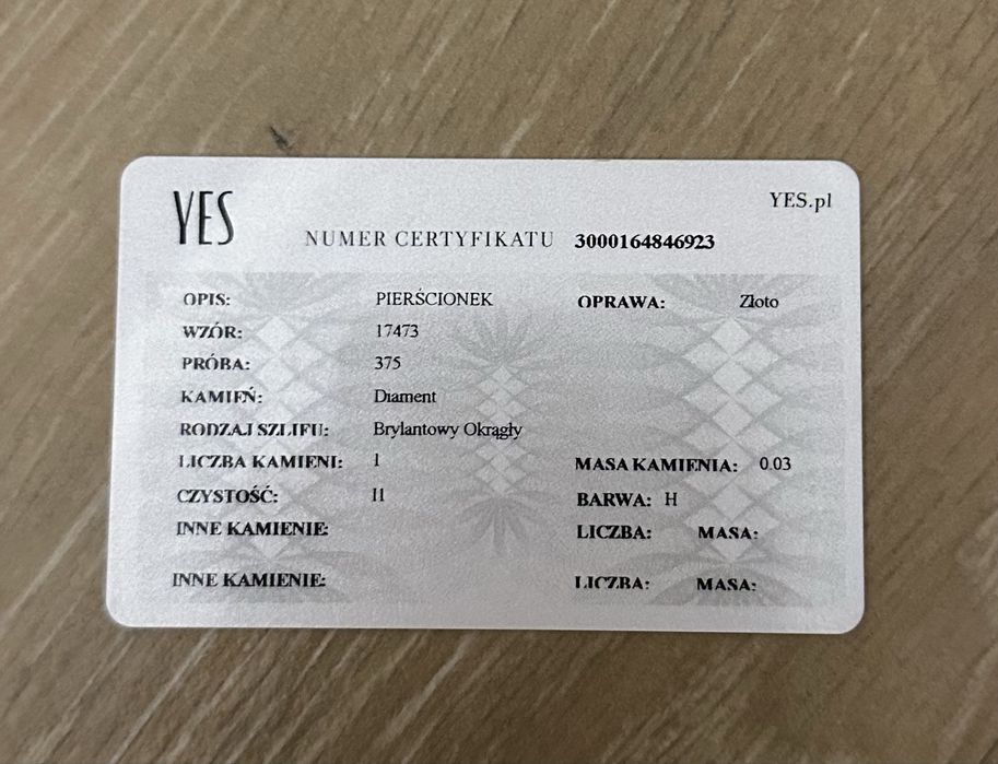 Pierścionek złoty z diamentem