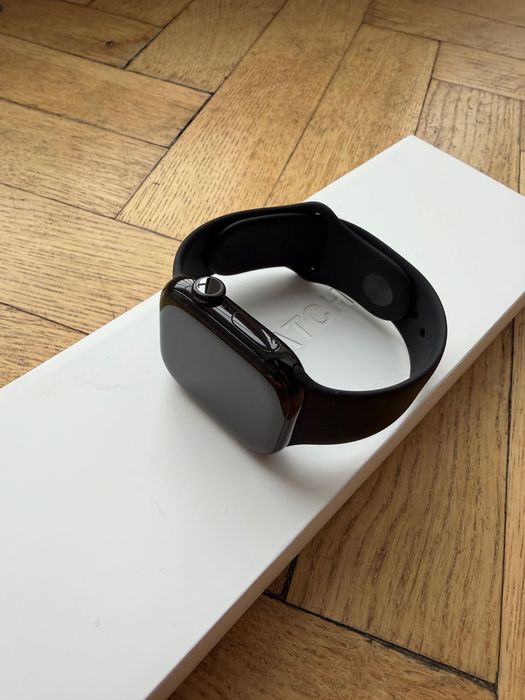 Apple Watch 11 42mm GPS 5G Cellular M/L Jet Black