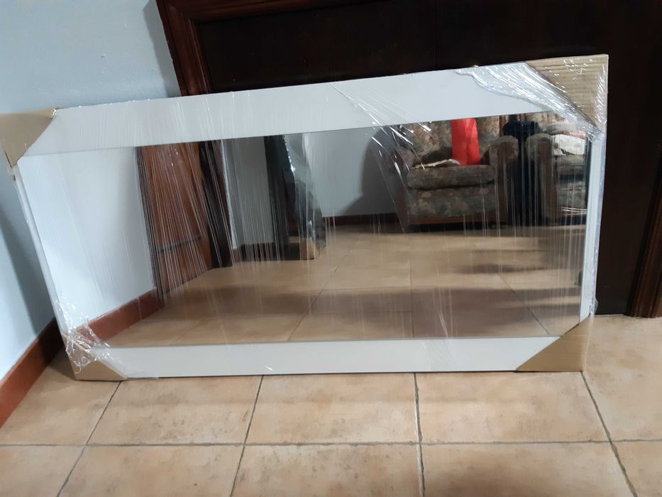 White Mirrored Frame64738489313025121