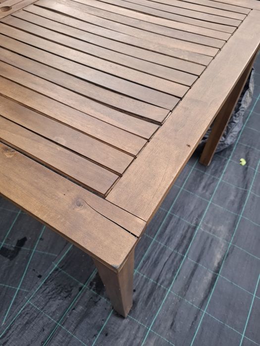 Mesa de madeira jardim