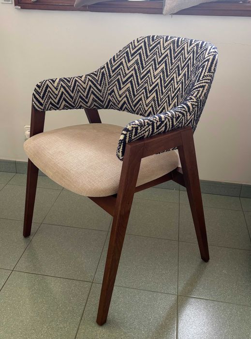 Cadeira, peça única