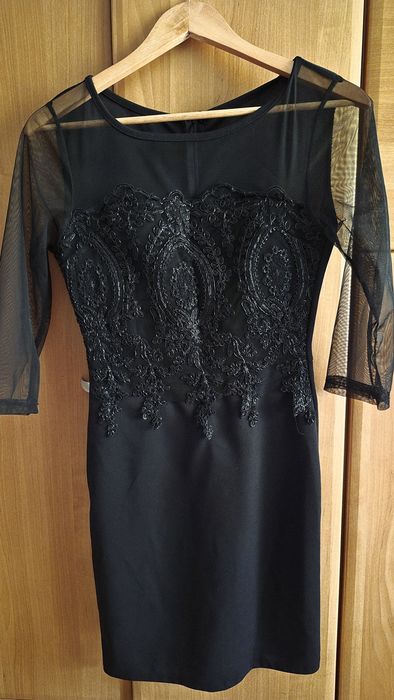 Elegancka czarna sukienka