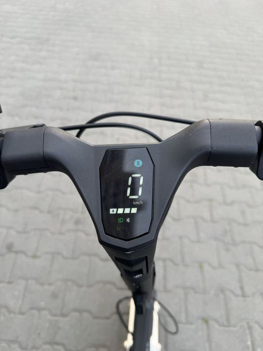 Електричний самокат Navee ST3 Pro