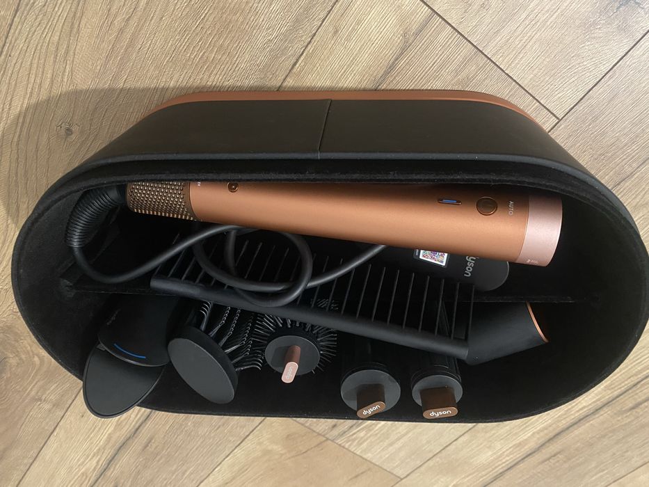 Dyson Airwrap Co-anda