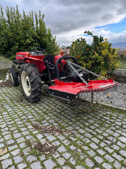 Trator Mitsubishi ST2640