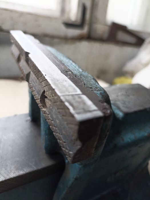 Тиски слесарные производства СССР.