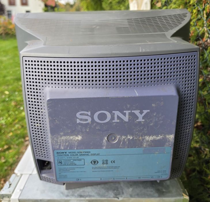 monitor Sony model GDM-FW900