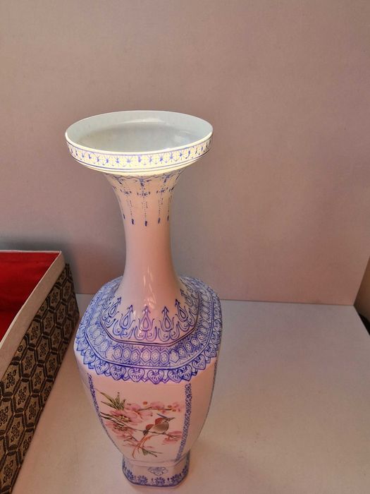 Jarra porcelana chinesa, com caixa, Qianlong