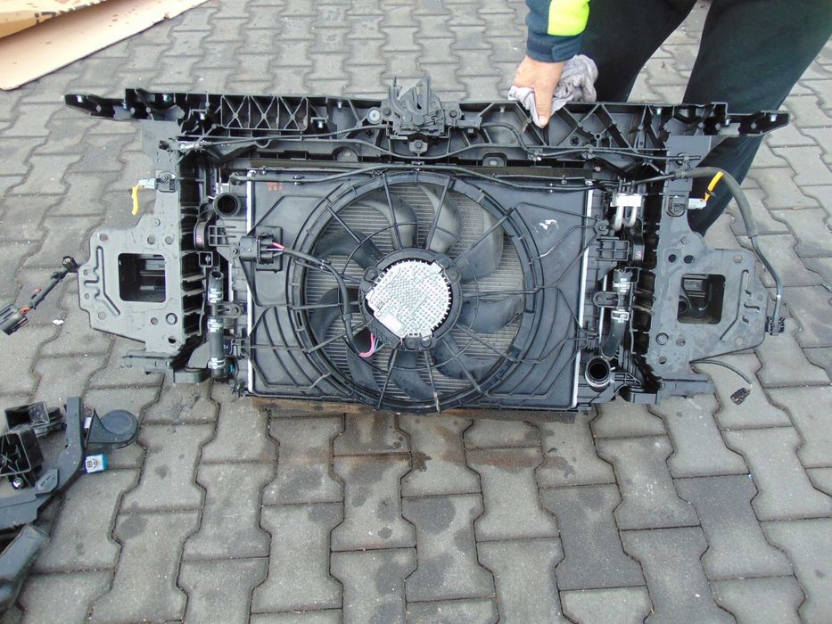 KIA NIRO II Передня панель, телевізор