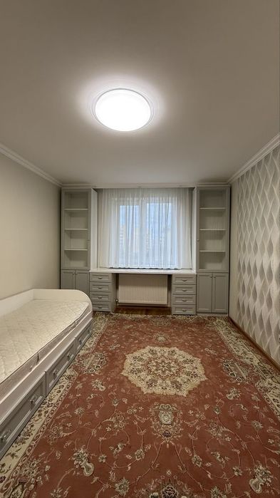 Оренда простороі 3 кімнатної квартири + гараж