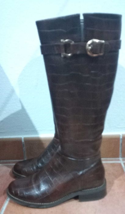 Botas castanhas rasas