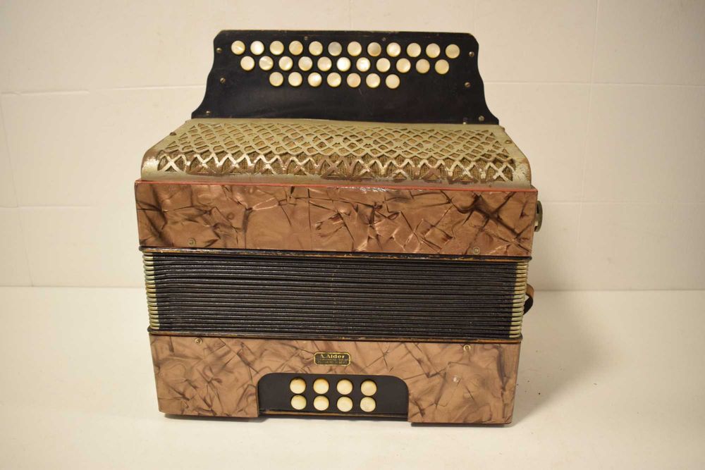 Vendo concertina hohner 2 voz  tonalidade La N 265