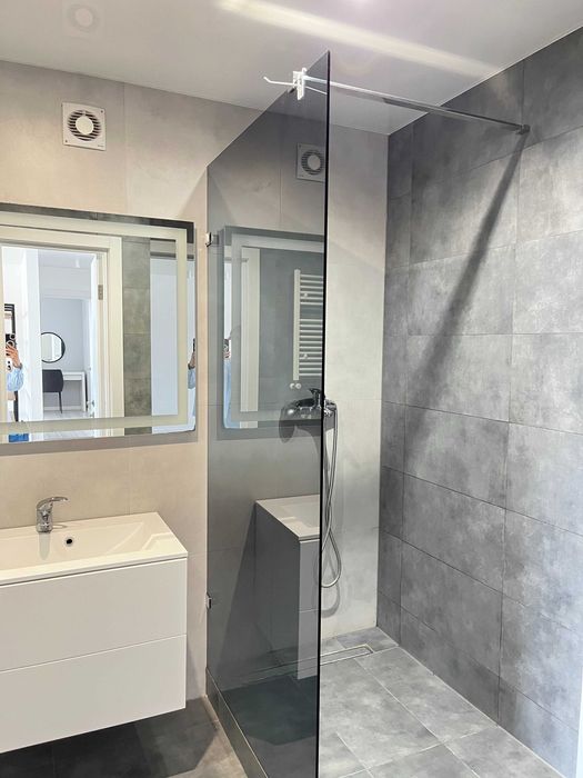 Продам простору квартиру-студію з панорамним виглядом по Коновальця