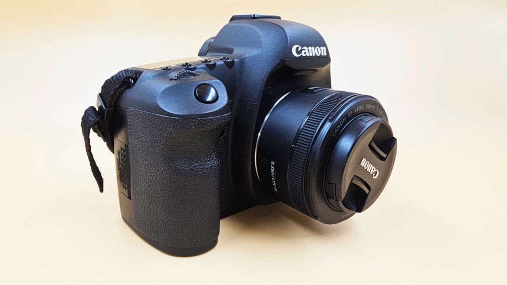 Canon EOS 5D Mark II + Canon 50mm STM + Battery Grip BG-E6 комплект