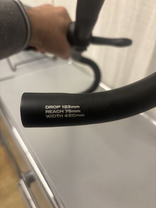 Guiador e avanço specialized