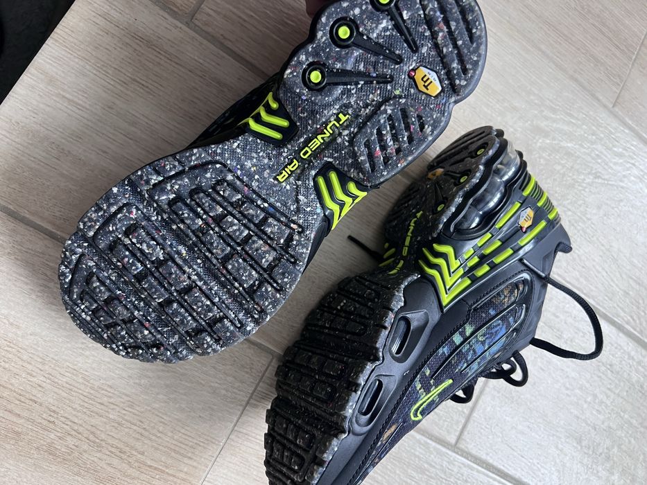 Крутезні кросівки Nike,оригінал