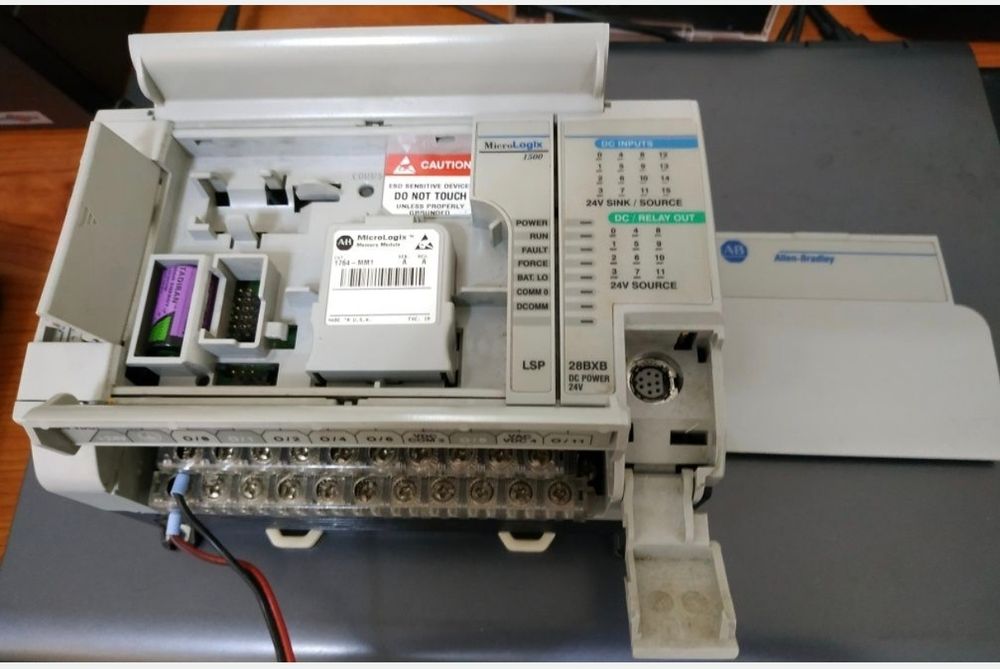 Autómato Allen Bradley PLC Micrologix 1500 como novo