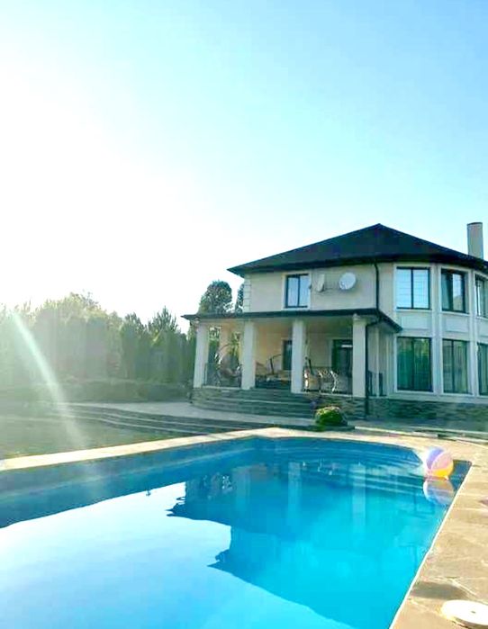 сдам дом с бассейном, правый берег, можно на летний сезон