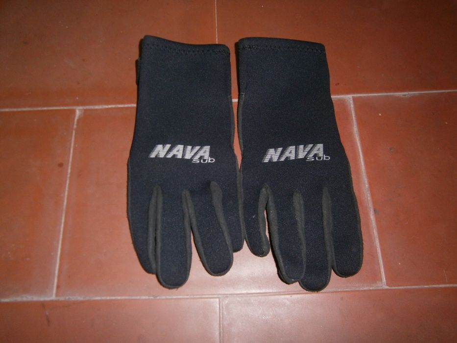 Par de luvas para desportos náuticos-Óptimo estado-Preço baixo