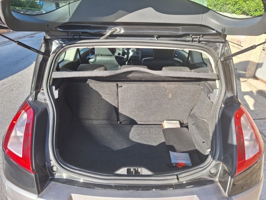 Renault Mégane — fotografia 8