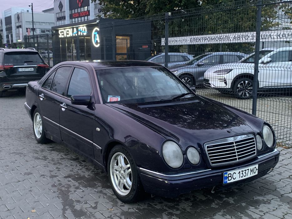 Mercedes-Benz e230