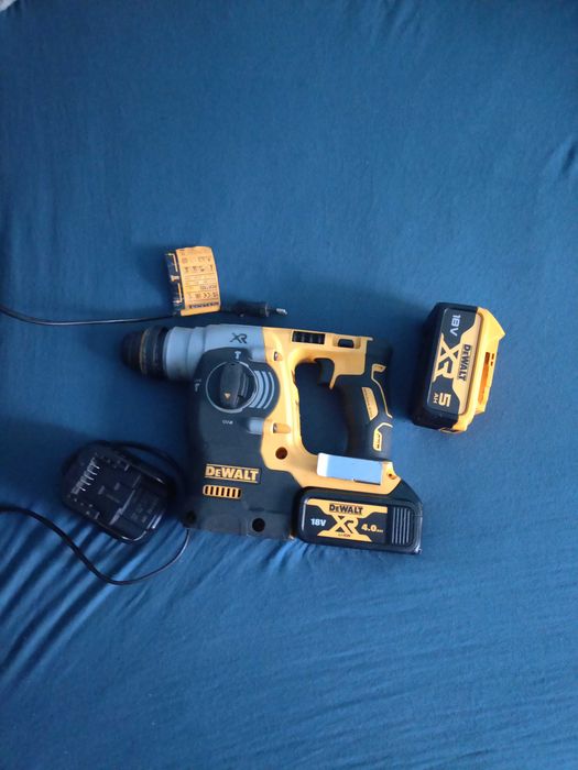 Młotowiertarka akumulatorowa  DEWALT DCH273N Makita bosch