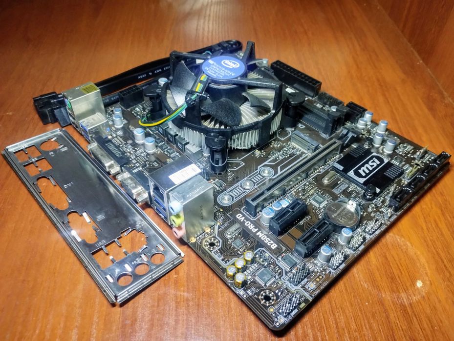 ASUS H110M-K(сокет 1151v1) + Core i5-6500 3.2GHz + кулер