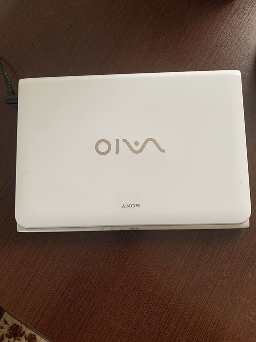 Ноутбук  Sony VAIO SVE1111M1RW