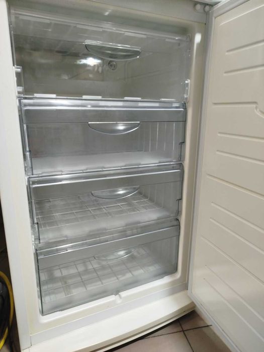 холодильник продам