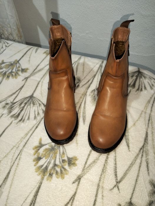 Botas  tamanho 39