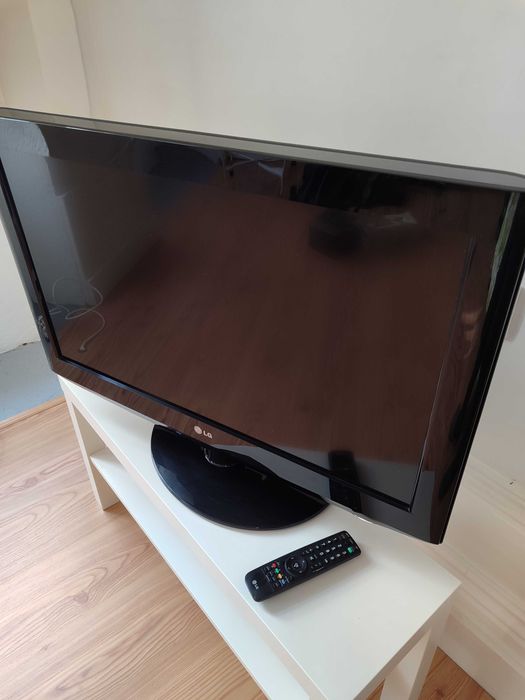 LG 32" com comando, e móvel