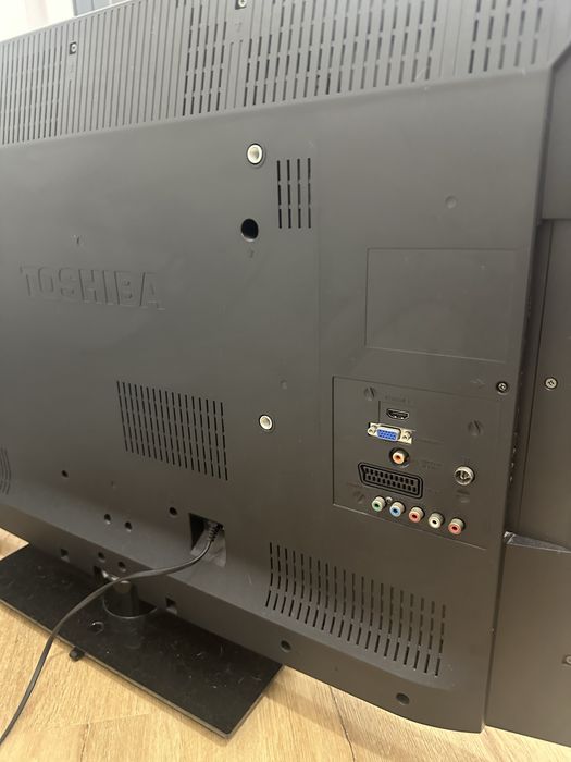 Toshiba 43”  107cm