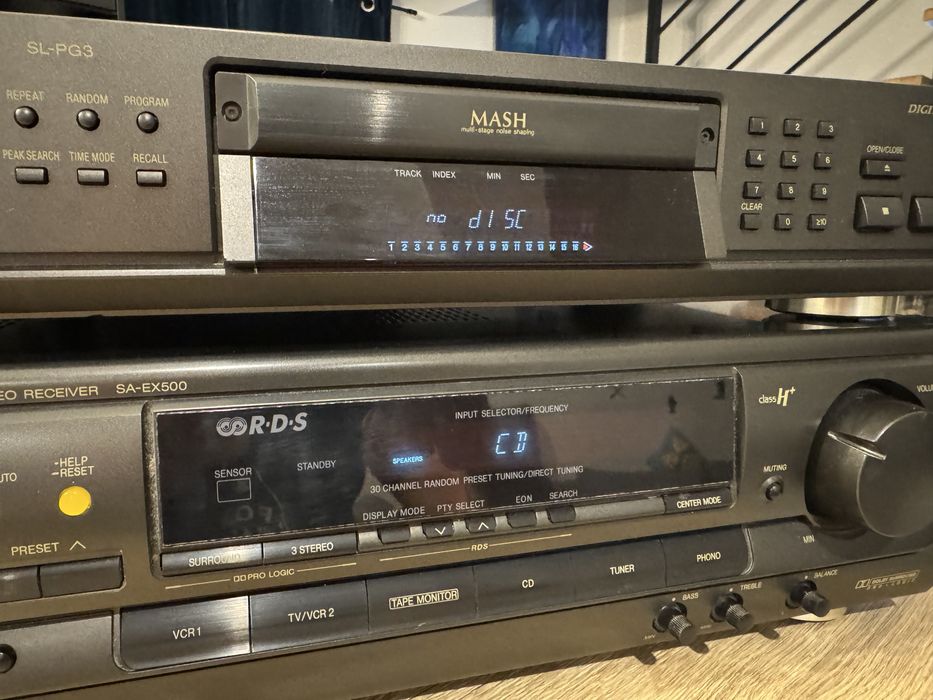 Amplituner i CD technics