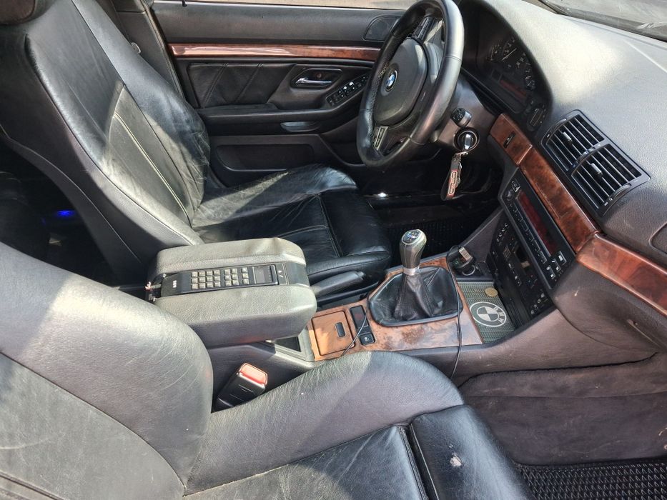 Продам BMW е 39 2.5бензин