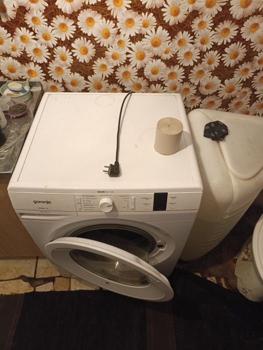 Продам сільську спіральну машинку з бачком