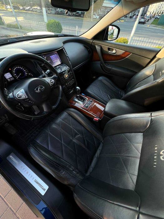 Infiniti QX70 продам в ідеальному стані