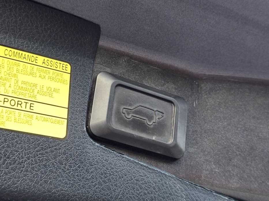 Продам свою Toyota Highlander 3.5л - 2011г