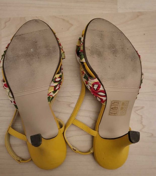 Sandálias amarelas, motivo floral, Seaside, Tamanho 35