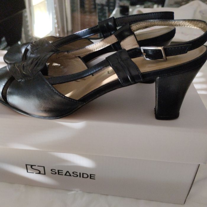 Sandálias pretas 36