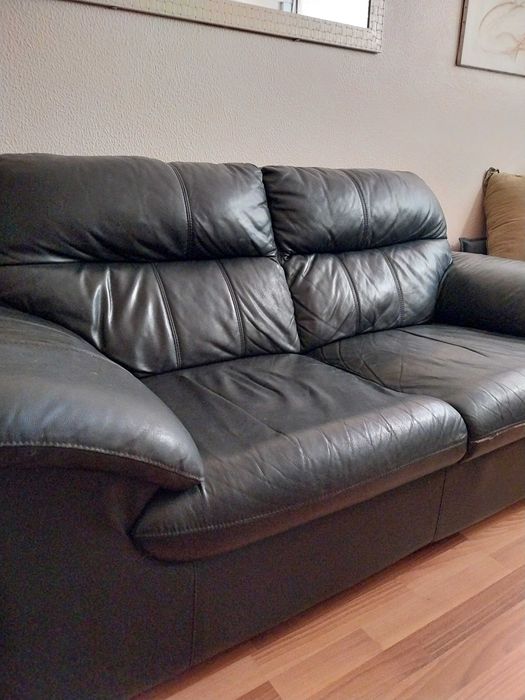 Sofá em pele preto ultimo preço