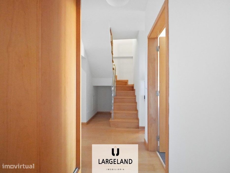Apartamento T2 Duplex Zona Glicínias, Aveiro