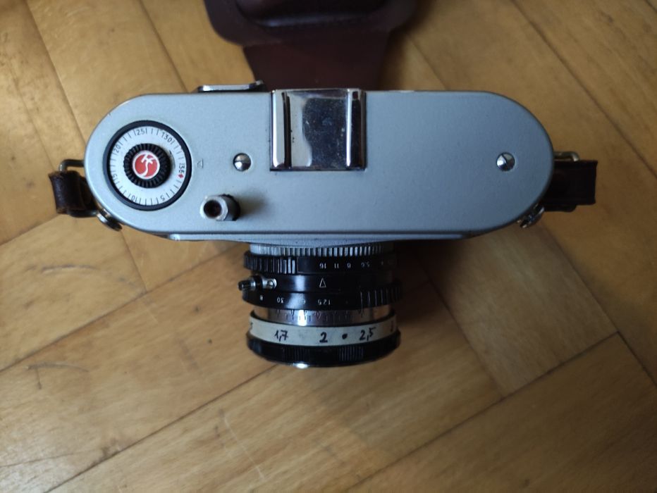 Aparat analogowy Halina Rolls + etui